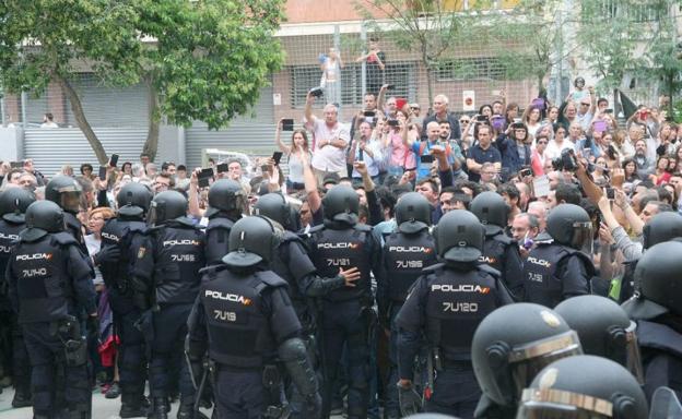 Interior cambia de ruta una manifestación policial y otra independentista para evitar incidentes
