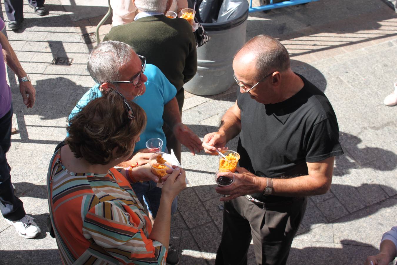 Los arnedanos se echaron a la calle a disfrutar del buen tiempo