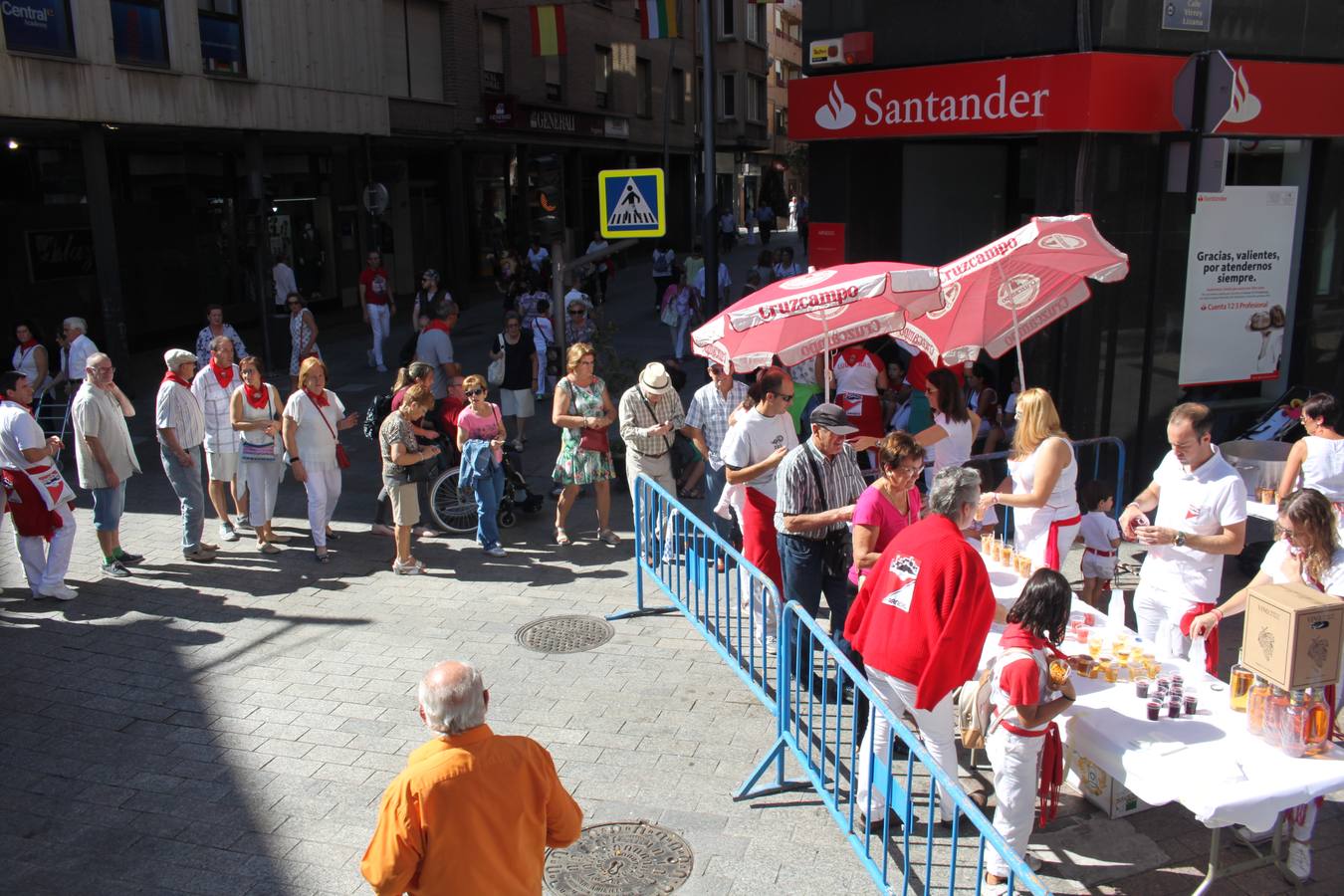 Los arnedanos se echaron a la calle a disfrutar del buen tiempo