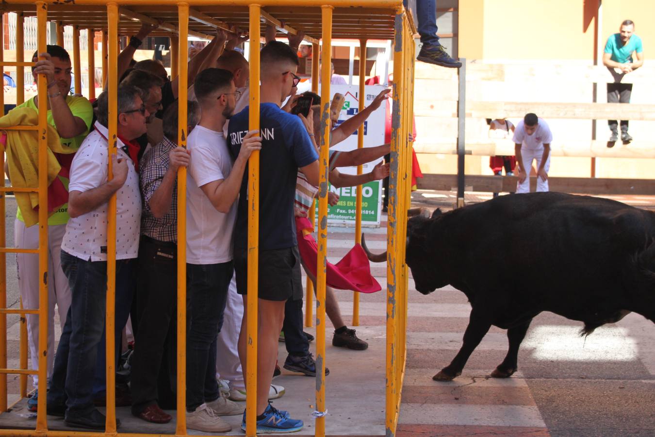 Los arnedanos se echaron a la calle a disfrutar del buen tiempo