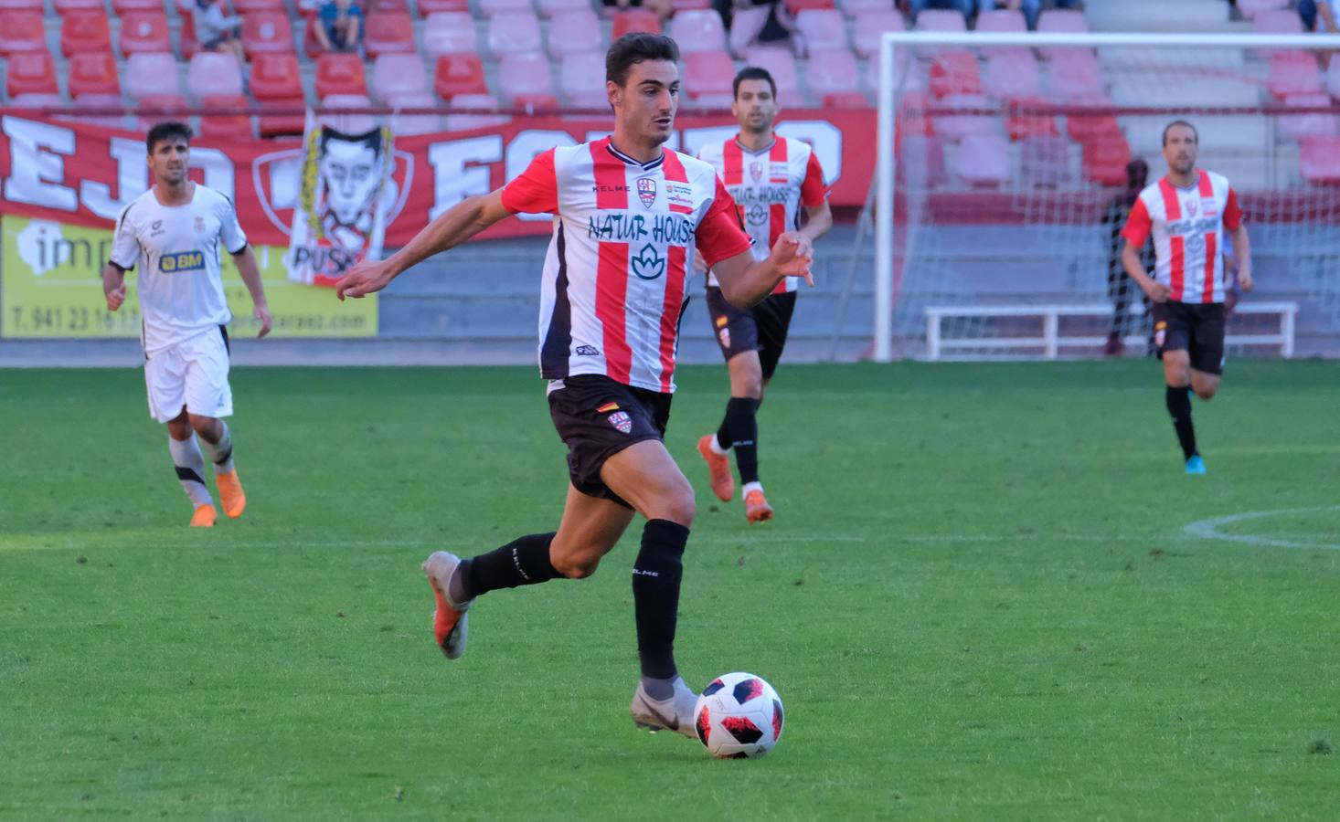 El equipo riojano ganó ayer por dos goles a cero en Las Gaunas.