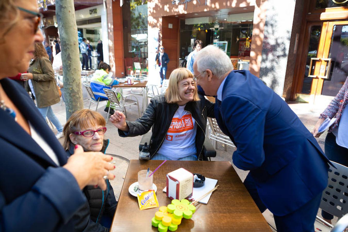 La Rioja ha abogado hoy, en el Día Mundial de la Parálisis Cerebral, por el derecho a la sexualidad y a la intimidad de estas personas bajo la campaña «No mires hacia otro lado». La presidenta de ASPACE La Rioja, Manuela Muro, ha leído el manifiesto en el que ha insistido en que esa intimidad «es algo que ellos quieren». 