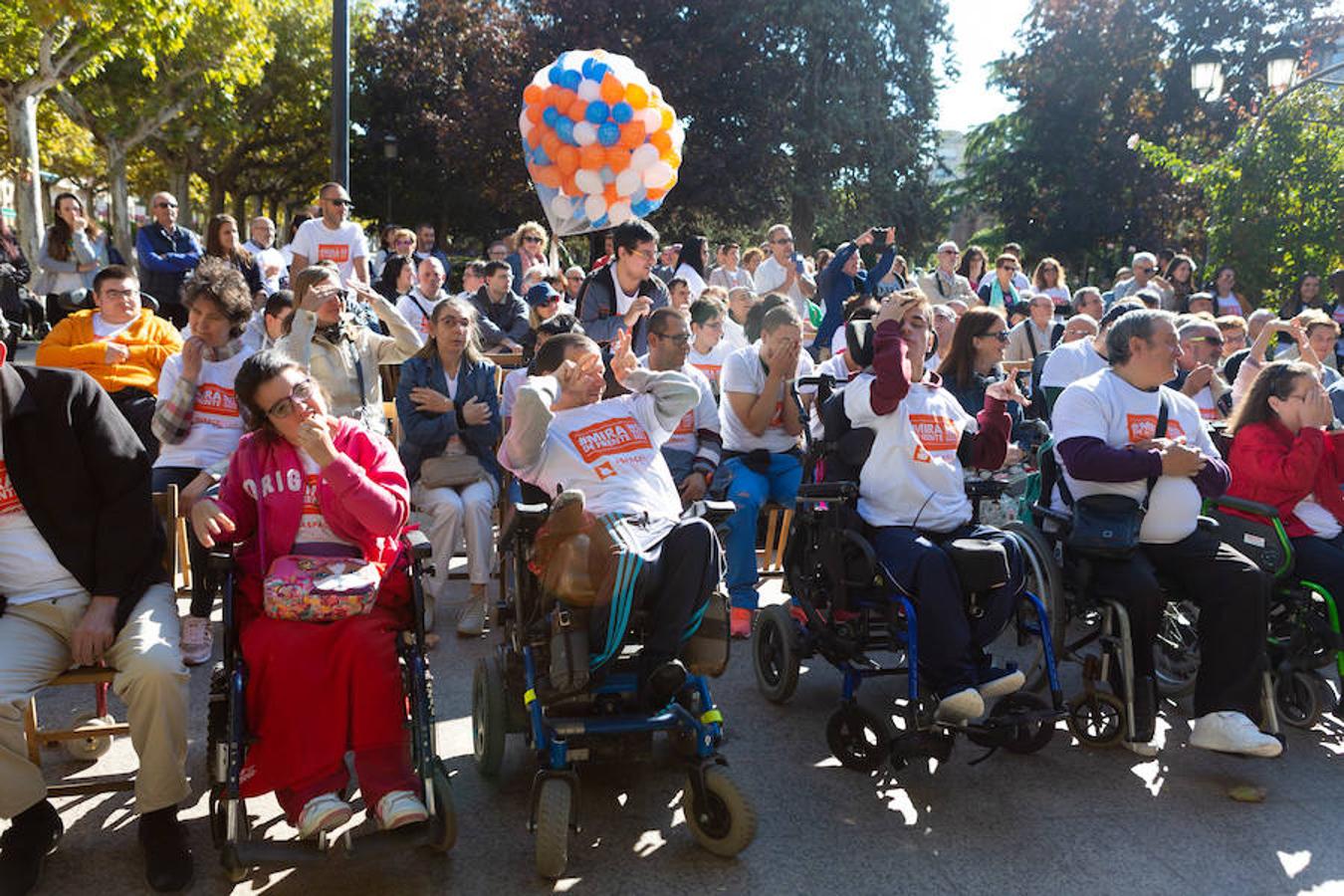 La Rioja ha abogado hoy, en el Día Mundial de la Parálisis Cerebral, por el derecho a la sexualidad y a la intimidad de estas personas bajo la campaña «No mires hacia otro lado». La presidenta de ASPACE La Rioja, Manuela Muro, ha leído el manifiesto en el que ha insistido en que esa intimidad «es algo que ellos quieren». 