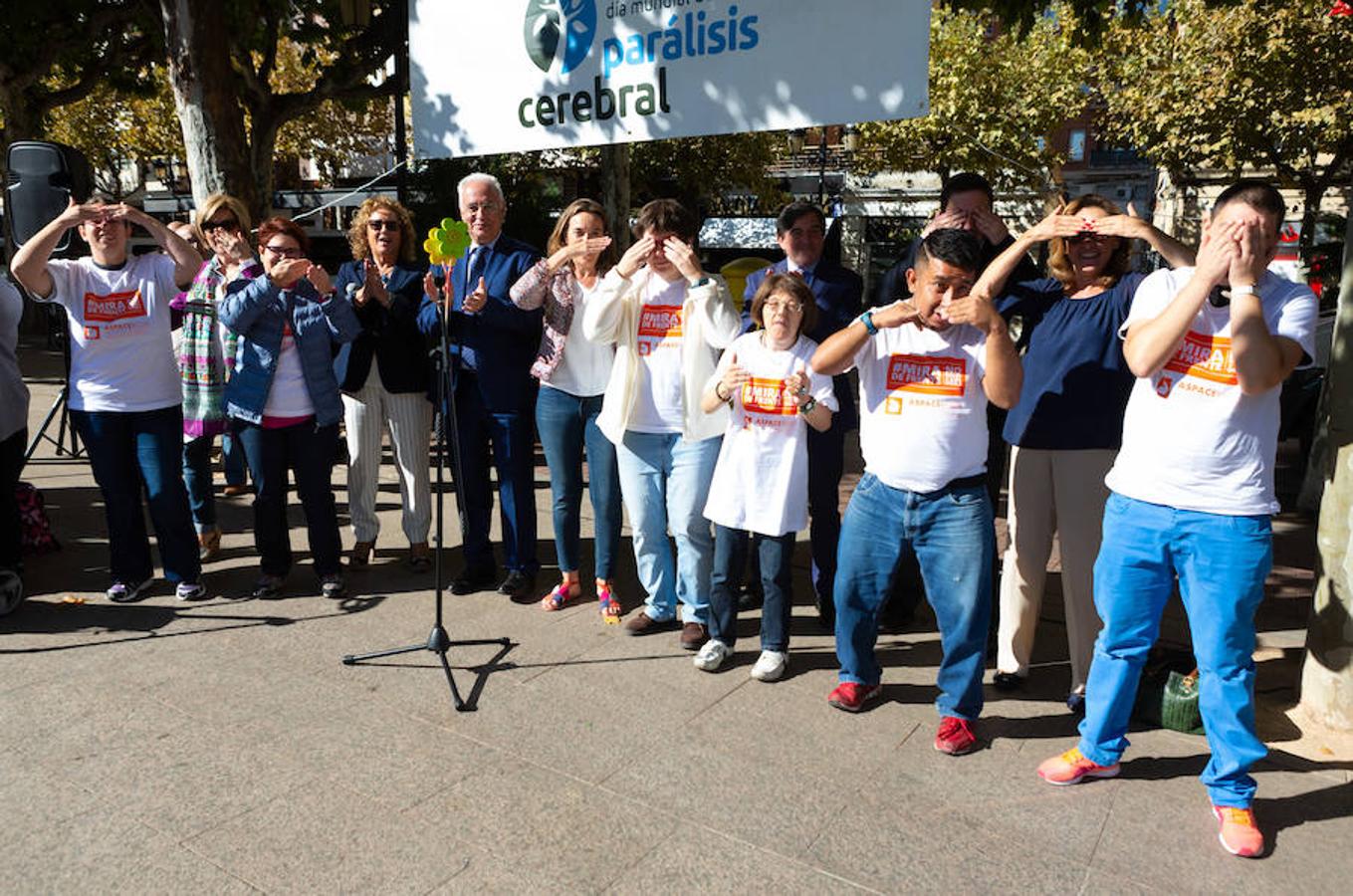 La Rioja ha abogado hoy, en el Día Mundial de la Parálisis Cerebral, por el derecho a la sexualidad y a la intimidad de estas personas bajo la campaña «No mires hacia otro lado». La presidenta de ASPACE La Rioja, Manuela Muro, ha leído el manifiesto en el que ha insistido en que esa intimidad «es algo que ellos quieren». 