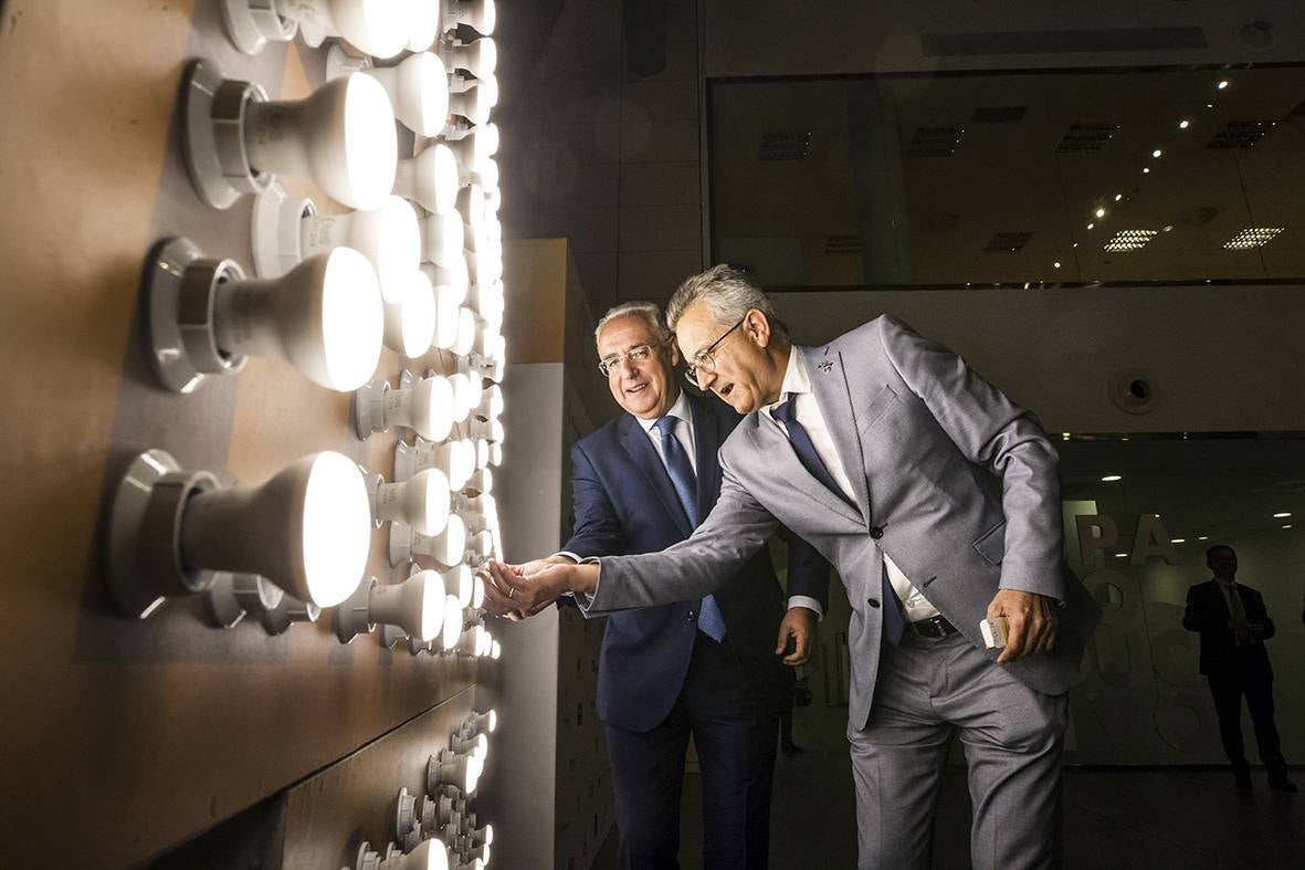 El museo Würth La Rioja acogió este jueves el acto del 40º Aniversario de la Asociación de Instaladores Electricistas y de Telecomunicaciones de La Rioja (AIER), en el que se presentaron los resultados del proyecto 'Energ-Éticamente sociales' realizado junto a Cáritas, Asociación Pro Infancia Riojana y el Banco de Alimentos de La Rioja.