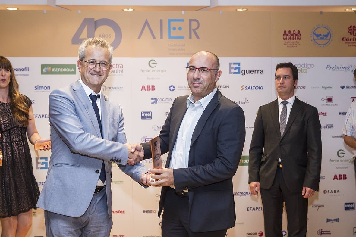 El museo Würth La Rioja acogió este jueves el acto del 40º Aniversario de la Asociación de Instaladores Electricistas y de Telecomunicaciones de La Rioja (AIER), en el que se presentaron los resultados del proyecto 'Energ-Éticamente sociales' realizado junto a Cáritas, Asociación Pro Infancia Riojana y el Banco de Alimentos de La Rioja.