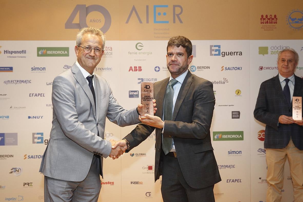 El museo Würth La Rioja acogió este jueves el acto del 40º Aniversario de la Asociación de Instaladores Electricistas y de Telecomunicaciones de La Rioja (AIER), en el que se presentaron los resultados del proyecto 'Energ-Éticamente sociales' realizado junto a Cáritas, Asociación Pro Infancia Riojana y el Banco de Alimentos de La Rioja.