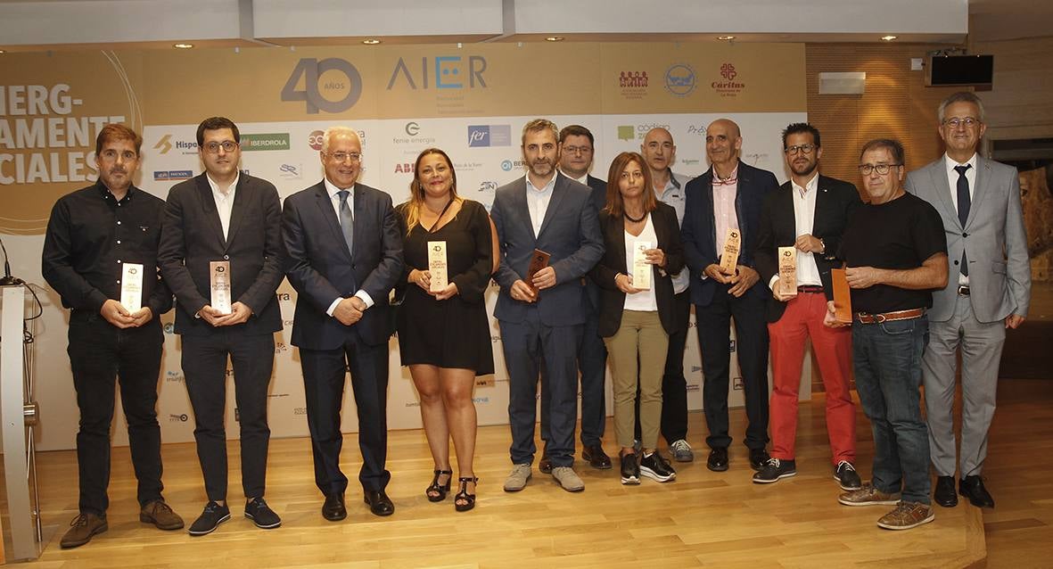 El museo Würth La Rioja acogió este jueves el acto del 40º Aniversario de la Asociación de Instaladores Electricistas y de Telecomunicaciones de La Rioja (AIER), en el que se presentaron los resultados del proyecto 'Energ-Éticamente sociales' realizado junto a Cáritas, Asociación Pro Infancia Riojana y el Banco de Alimentos de La Rioja.