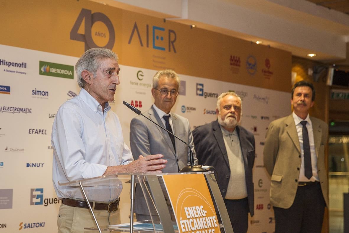 El museo Würth La Rioja acogió este jueves el acto del 40º Aniversario de la Asociación de Instaladores Electricistas y de Telecomunicaciones de La Rioja (AIER), en el que se presentaron los resultados del proyecto 'Energ-Éticamente sociales' realizado junto a Cáritas, Asociación Pro Infancia Riojana y el Banco de Alimentos de La Rioja.