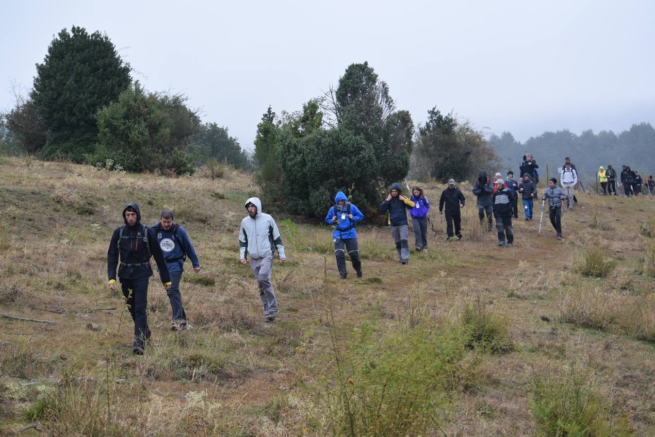 Cerca de 450 valientes tomaron la salida de la Marcha Hoyos de Iregua en Villoslada de Cameros