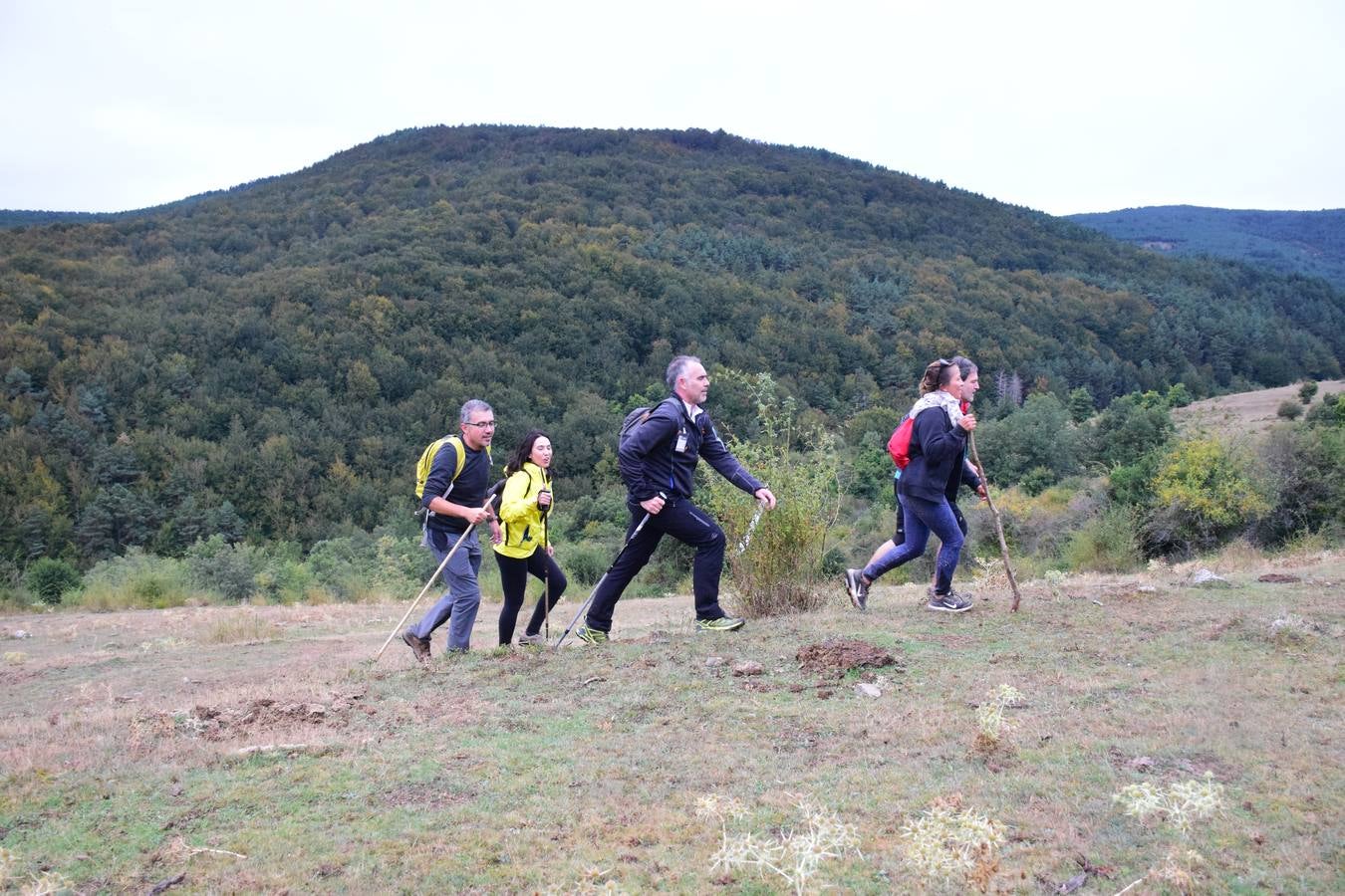 Cerca de 450 valientes tomaron la salida de la Marcha Hoyos de Iregua en Villoslada de Cameros