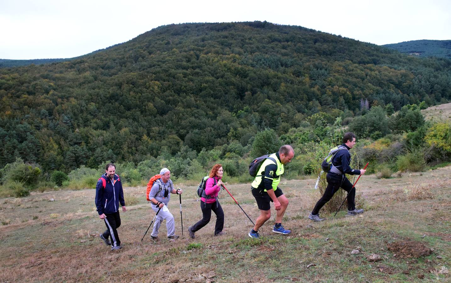 Cerca de 450 valientes tomaron la salida de la Marcha Hoyos de Iregua en Villoslada de Cameros