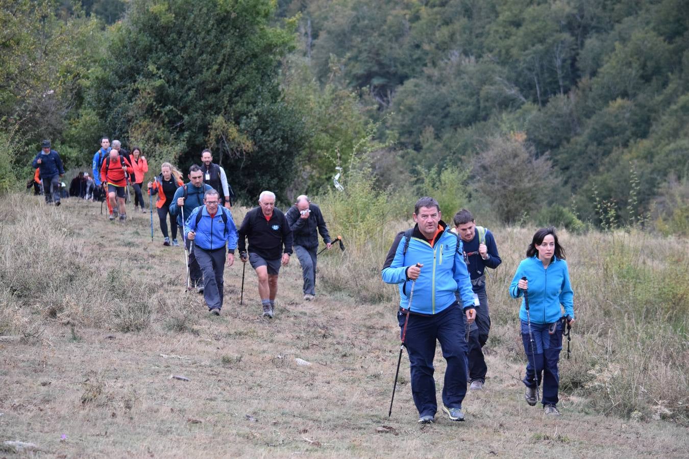 Cerca de 450 valientes tomaron la salida de la Marcha Hoyos de Iregua en Villoslada de Cameros