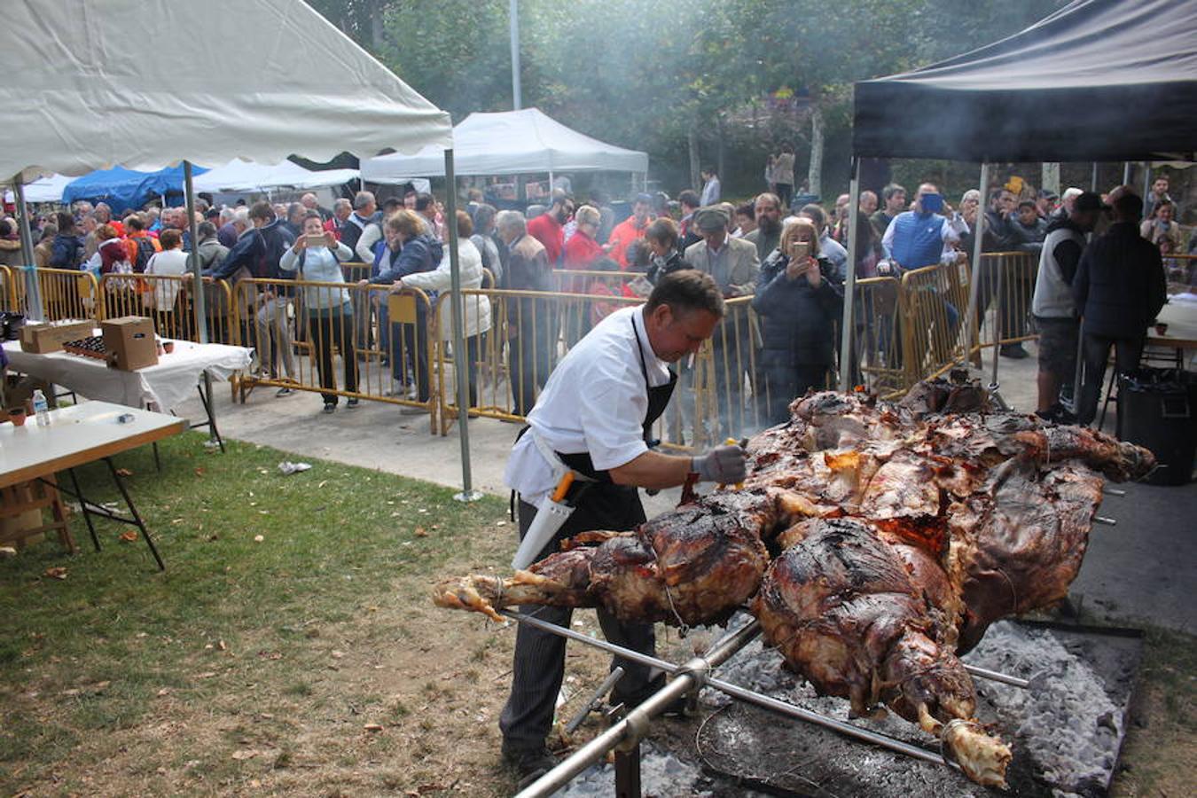 Imágenes correspondientes a la XVII Jornada de la Ternera Asada que se celebró el pasado domingo en Enciso.