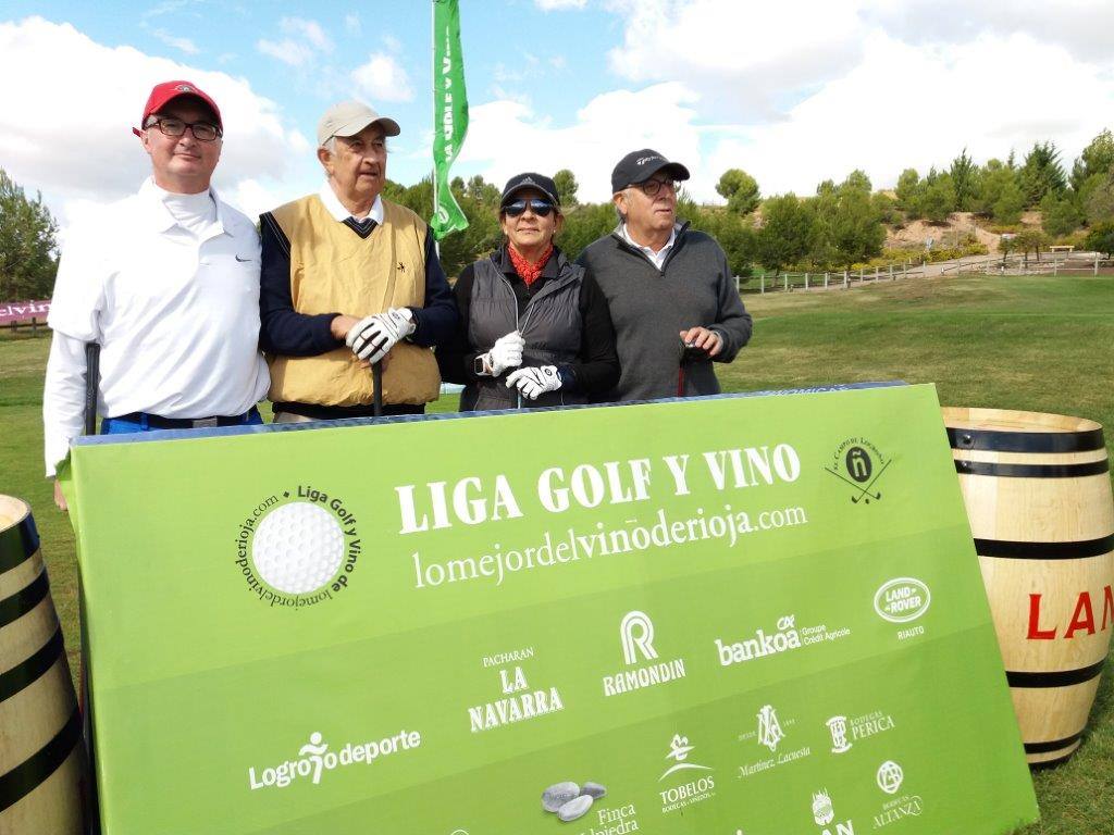 Fotos de salida del Torneo Bodegas LAN, de la Liga de Golf y Vino.