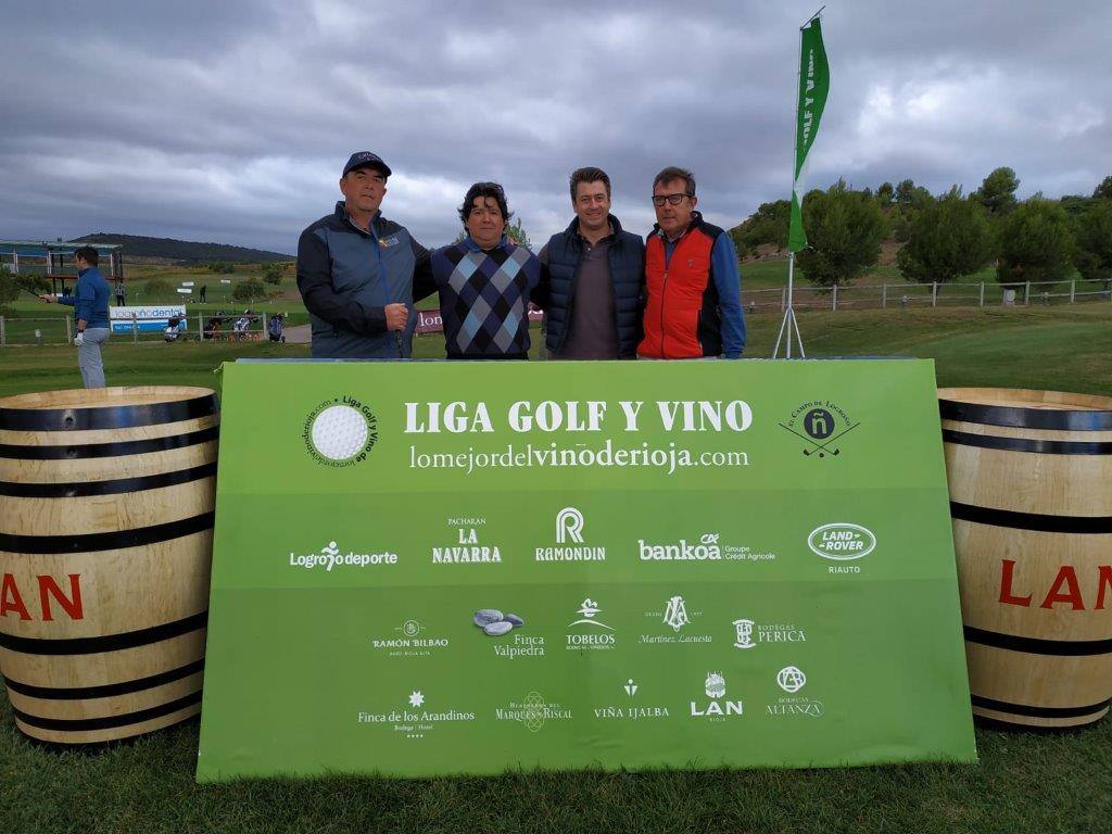 Fotos de salida del Torneo Bodegas LAN, de la Liga de Golf y Vino.