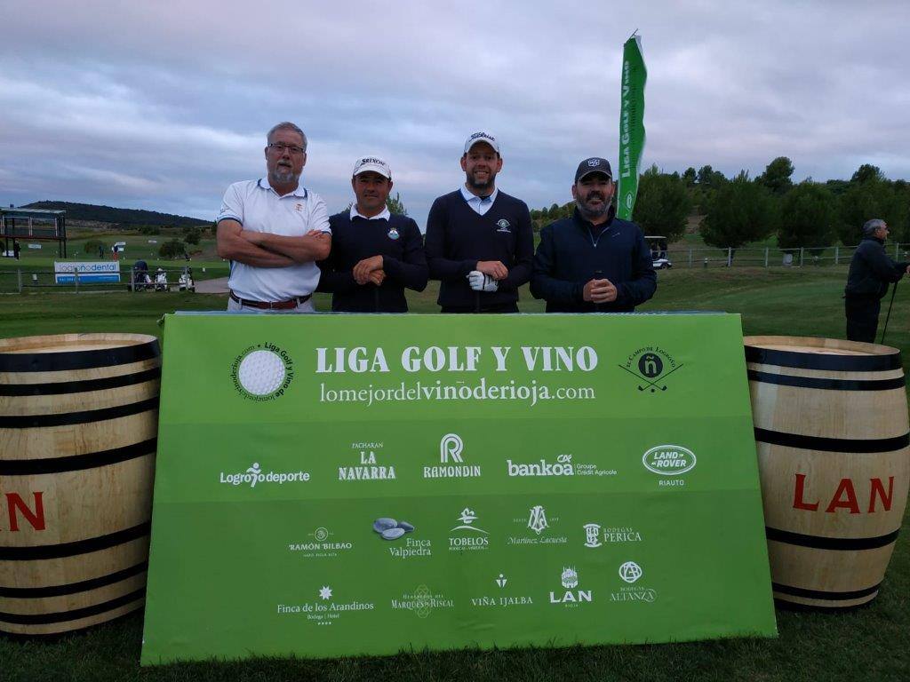 Fotos de salida del Torneo Bodegas LAN, de la Liga de Golf y Vino.
