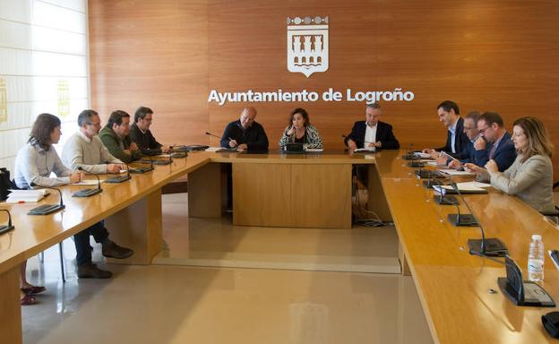 Sesión de la Comisión de Transparencia que investiga en Logroño las posibles imbricaciones del caso 'Enredadera'. 