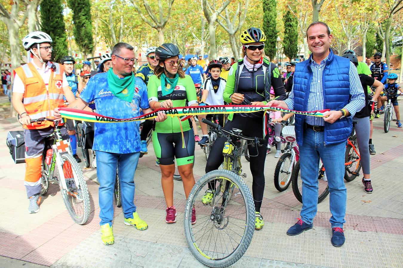 Las imágenes del paseo ciclista por los alrededores de Varea con la ciclista riojana