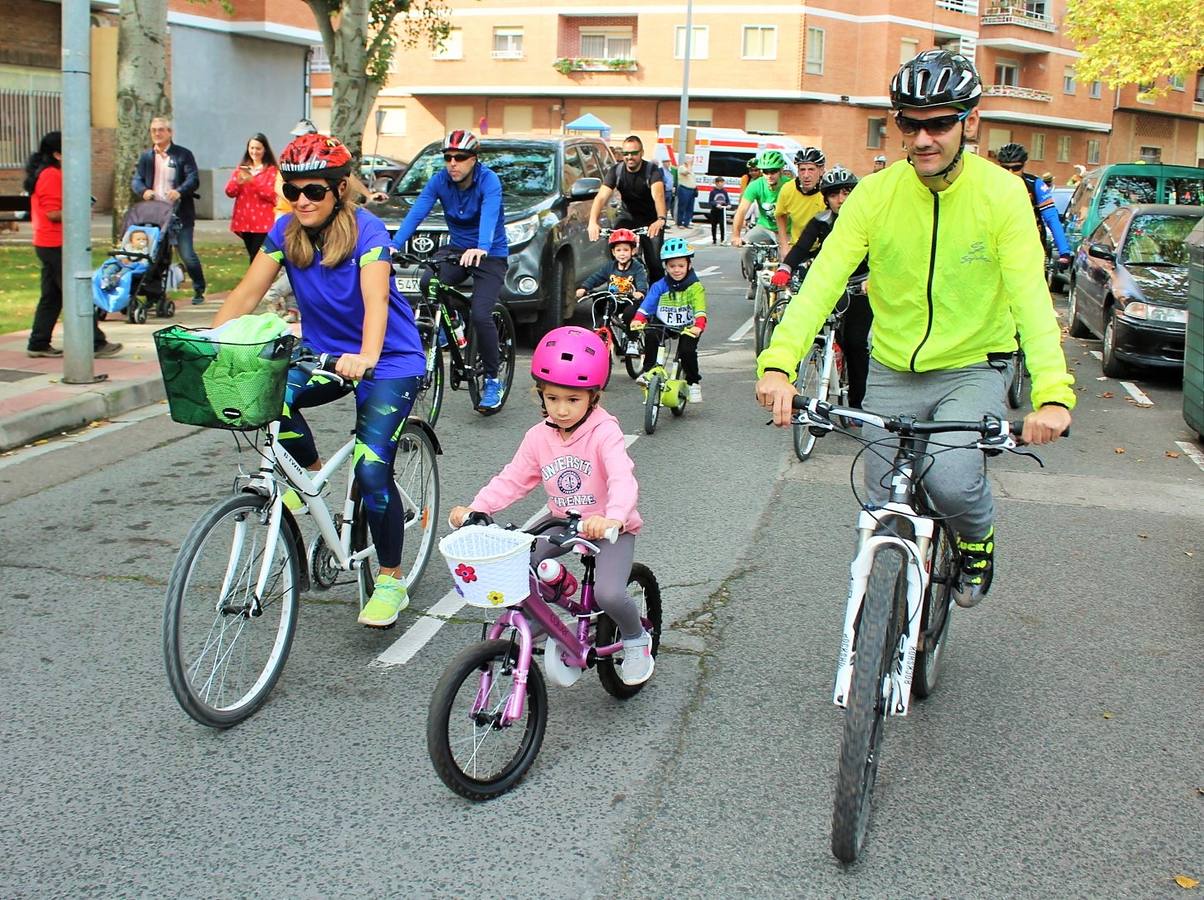 Las imágenes del paseo ciclista por los alrededores de Varea con la ciclista riojana