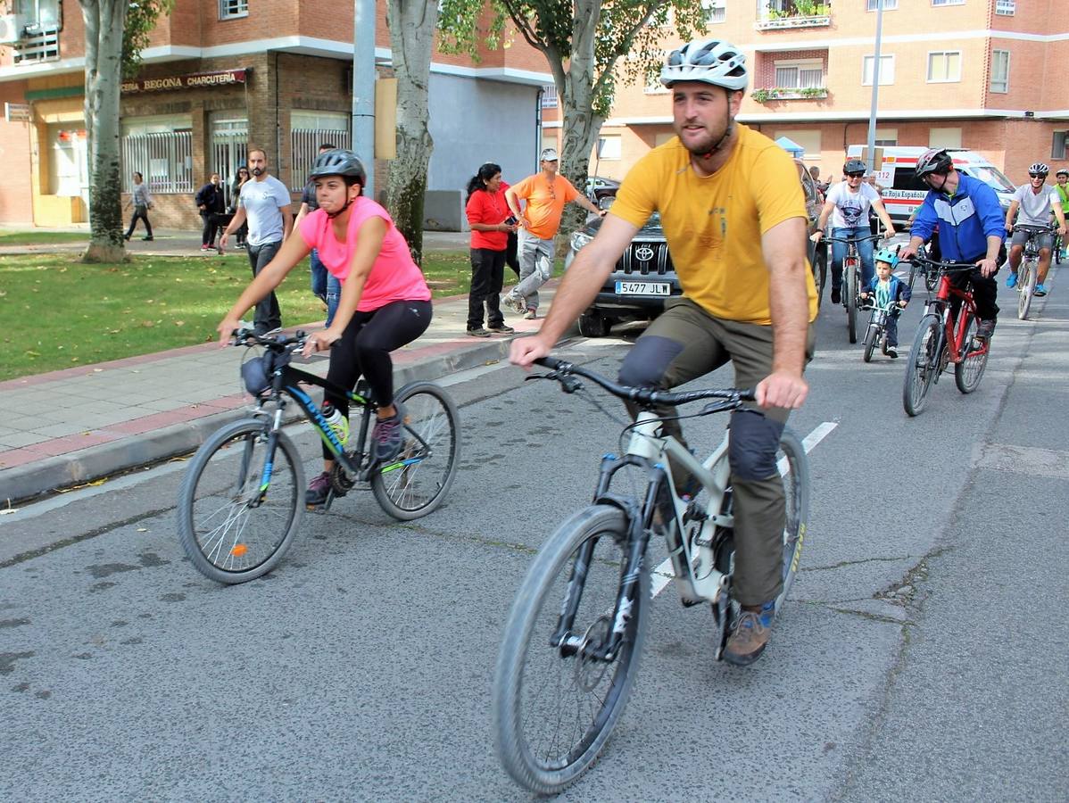 Las imágenes del paseo ciclista por los alrededores de Varea con la ciclista riojana