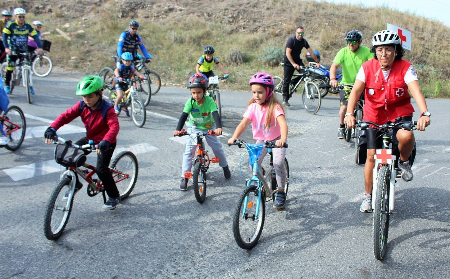 Las imágenes del paseo ciclista por los alrededores de Varea con la ciclista riojana