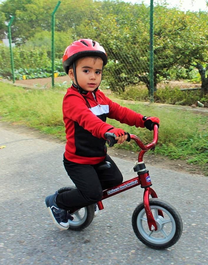 Las imágenes del paseo ciclista por los alrededores de Varea con la ciclista riojana