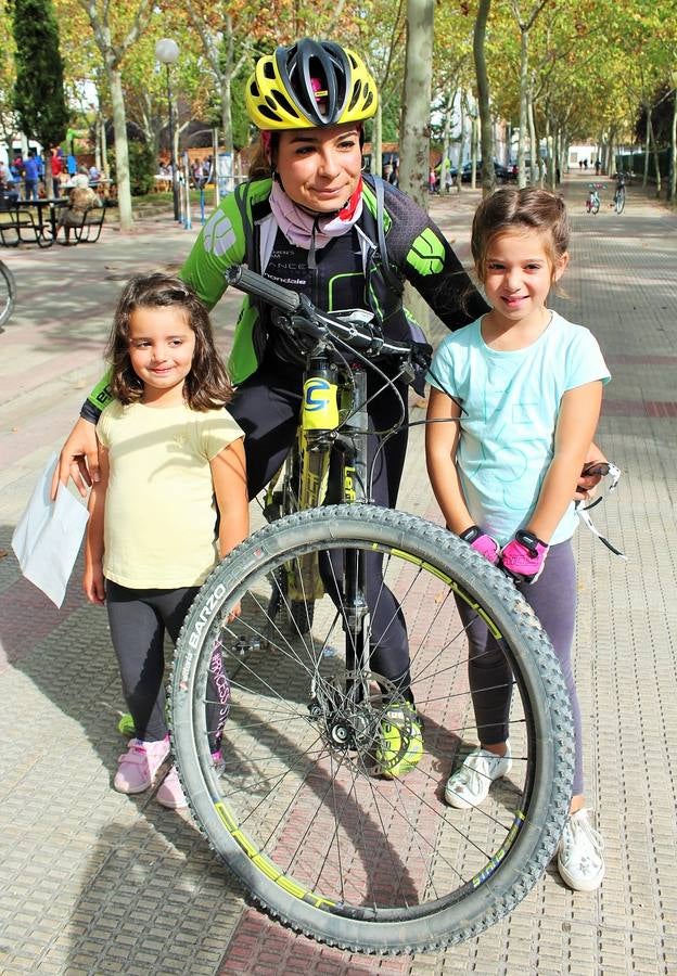 Las imágenes del paseo ciclista por los alrededores de Varea con la ciclista riojana