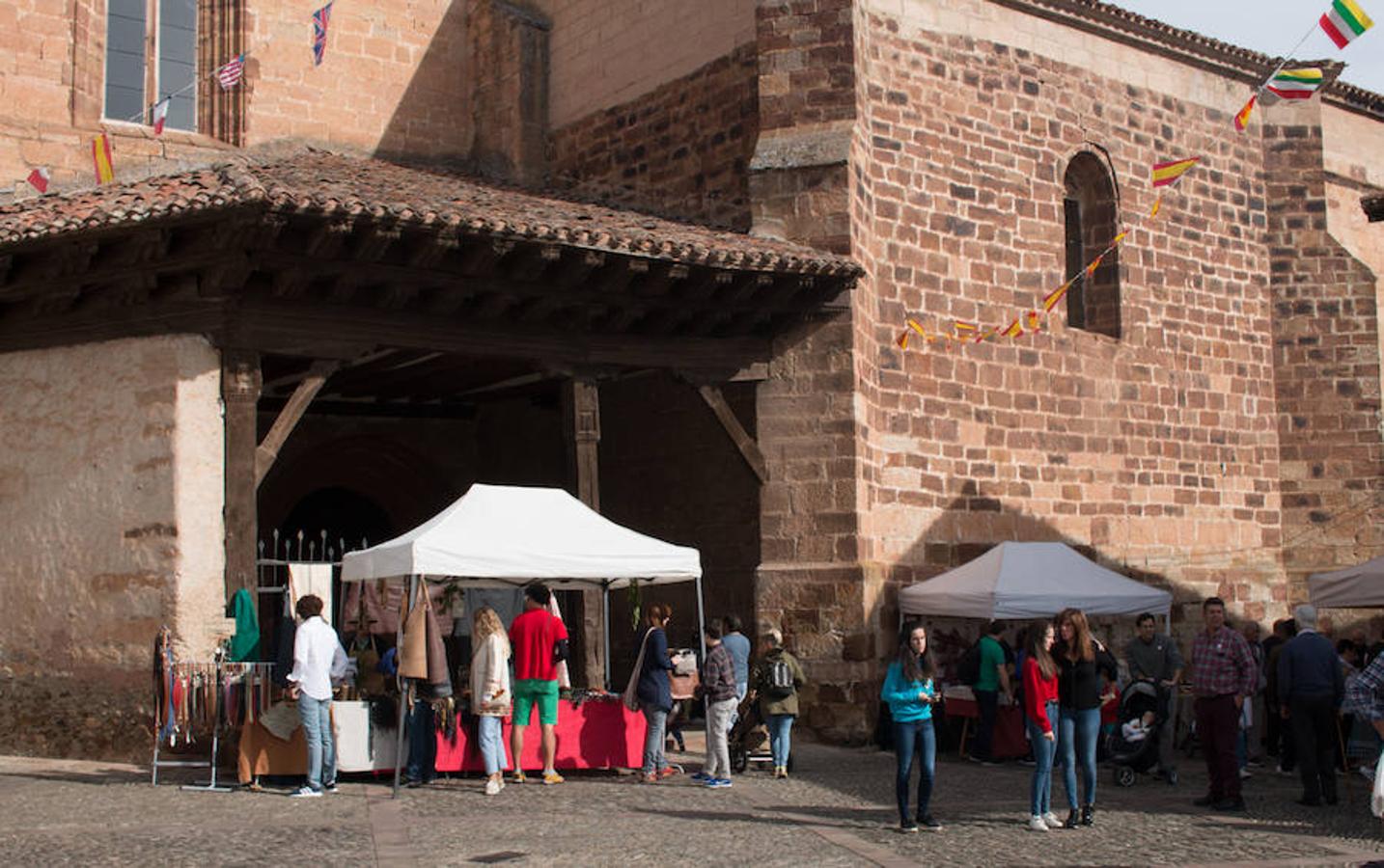 Ojacastro celebra hoy la segunda y última jornada de su feria de ganado y de artesanía agroalimentaria, que, 16 años después de echar a andar, sigue evidenciando su encaje y tirón dentro del 'puente' festivo del Pilar. 