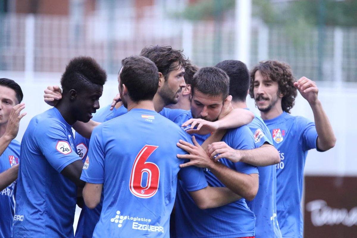 Los calagurritanos celebran su gol en Gobela