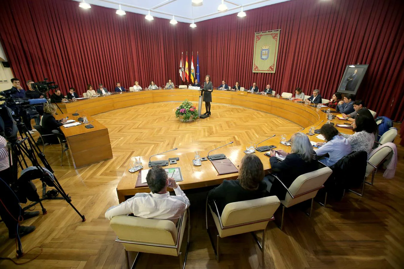 La alcaldesa de Logroño ha protagonizado la primera sesión del Debate del estado de la ciudad.