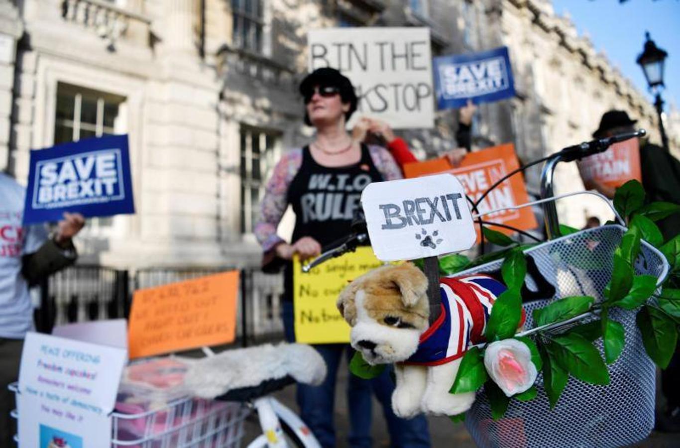 Las mejores imágenes de la gran manifestación celebrada este sábado a favor de convocar un nuevo referéndum sobre el 'Brexit'