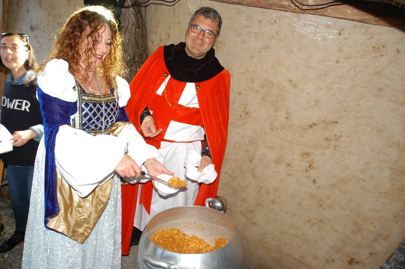 Cornago lleva trece años consecutivos celebrando unas jornadas de artesanía medieval que aprovechan uno de los entornos más llamativos de La Rioja, el formado por su castillo y la parroquia de San Pedro