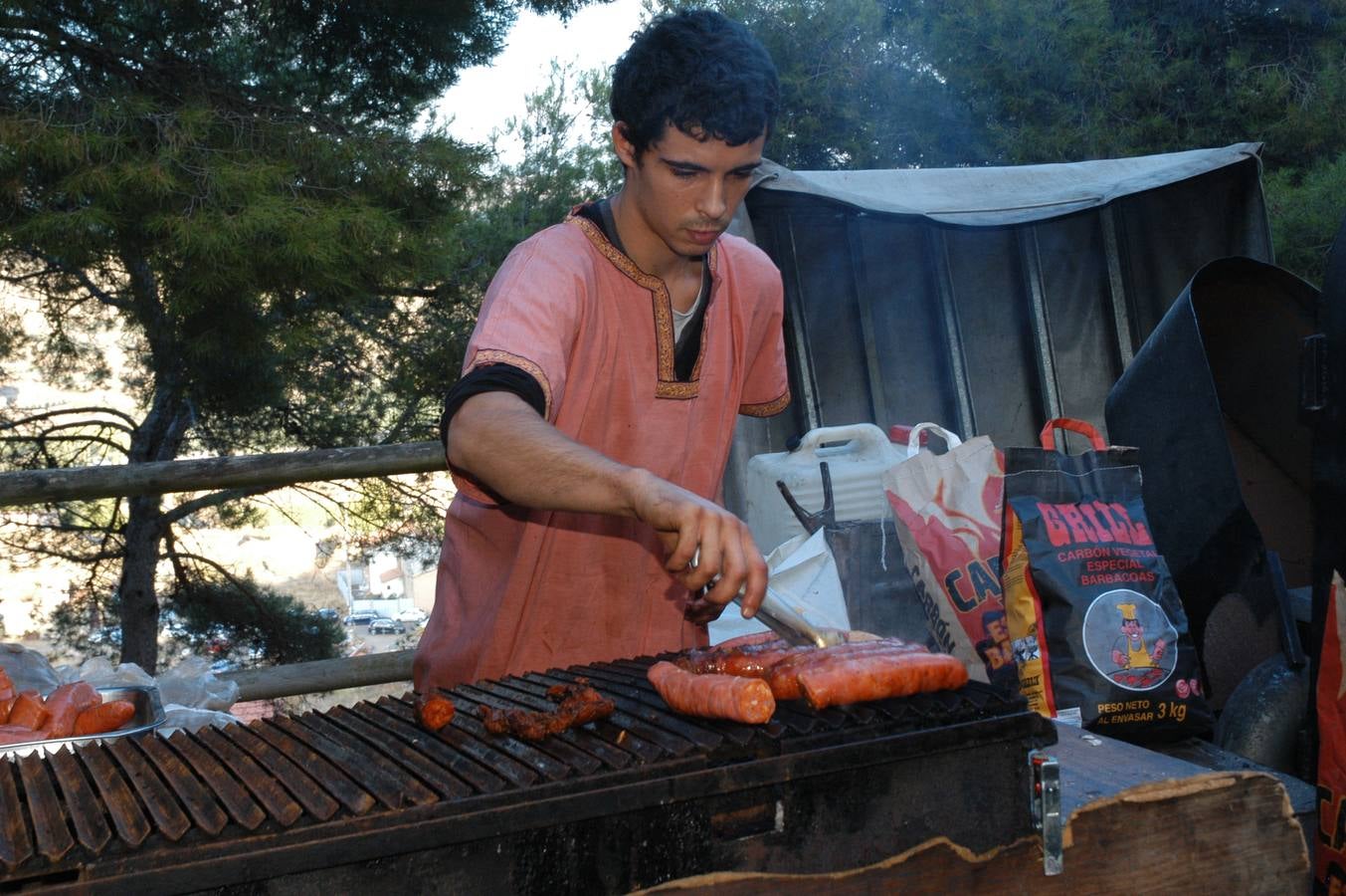 Cornago lleva trece años consecutivos celebrando unas jornadas de artesanía medieval que aprovechan uno de los entornos más llamativos de La Rioja, el formado por su castillo y la parroquia de San Pedro