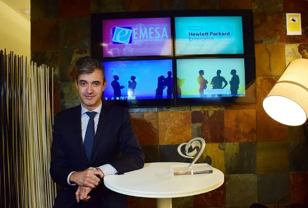 Eduardo Solar, director general de EMESA, en la sede de su empresa. 