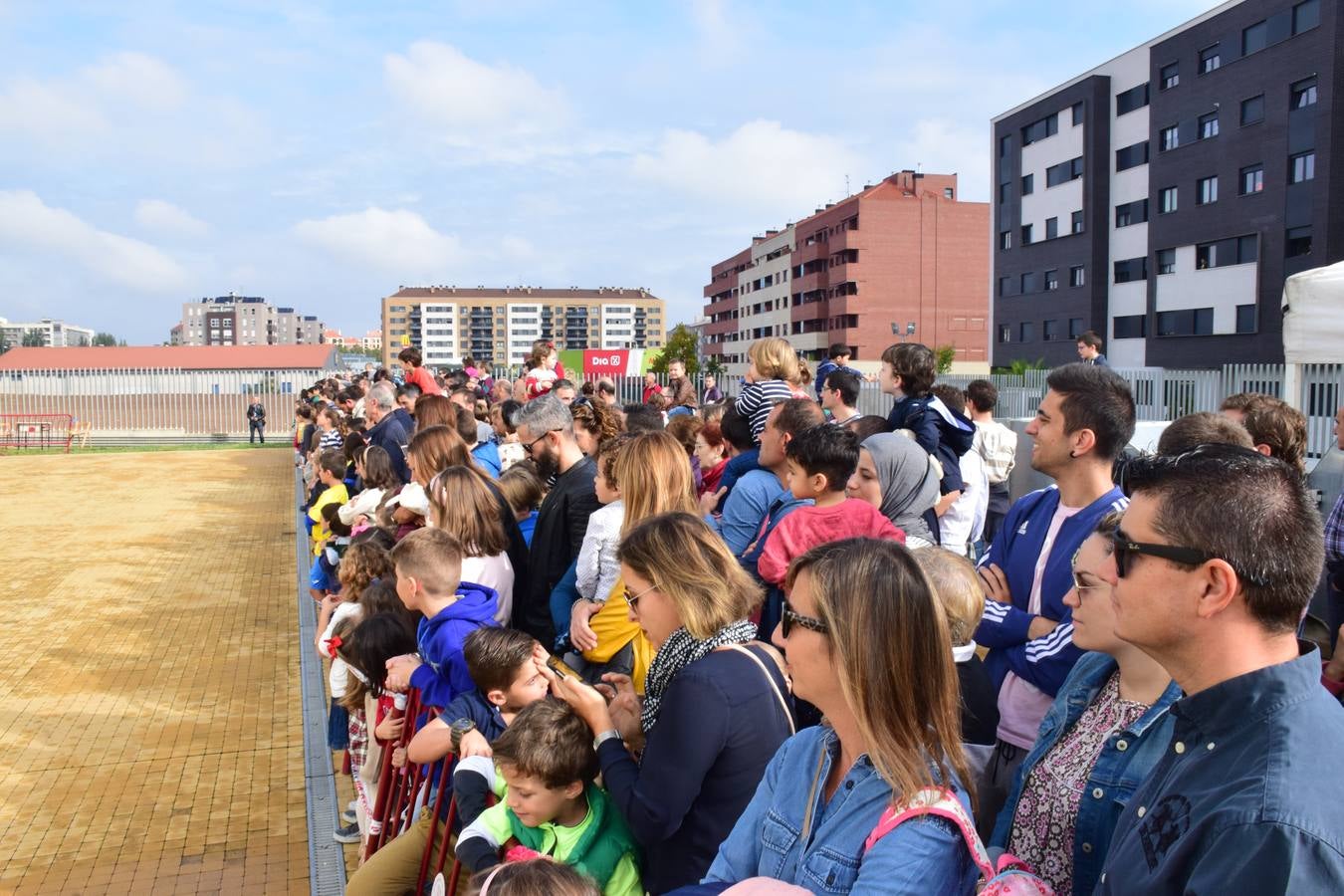 La Jefatura Superior de Policía de La Rioja celebró ayer su jornada de puertas abiertas, especialemente dedicada a los niños.