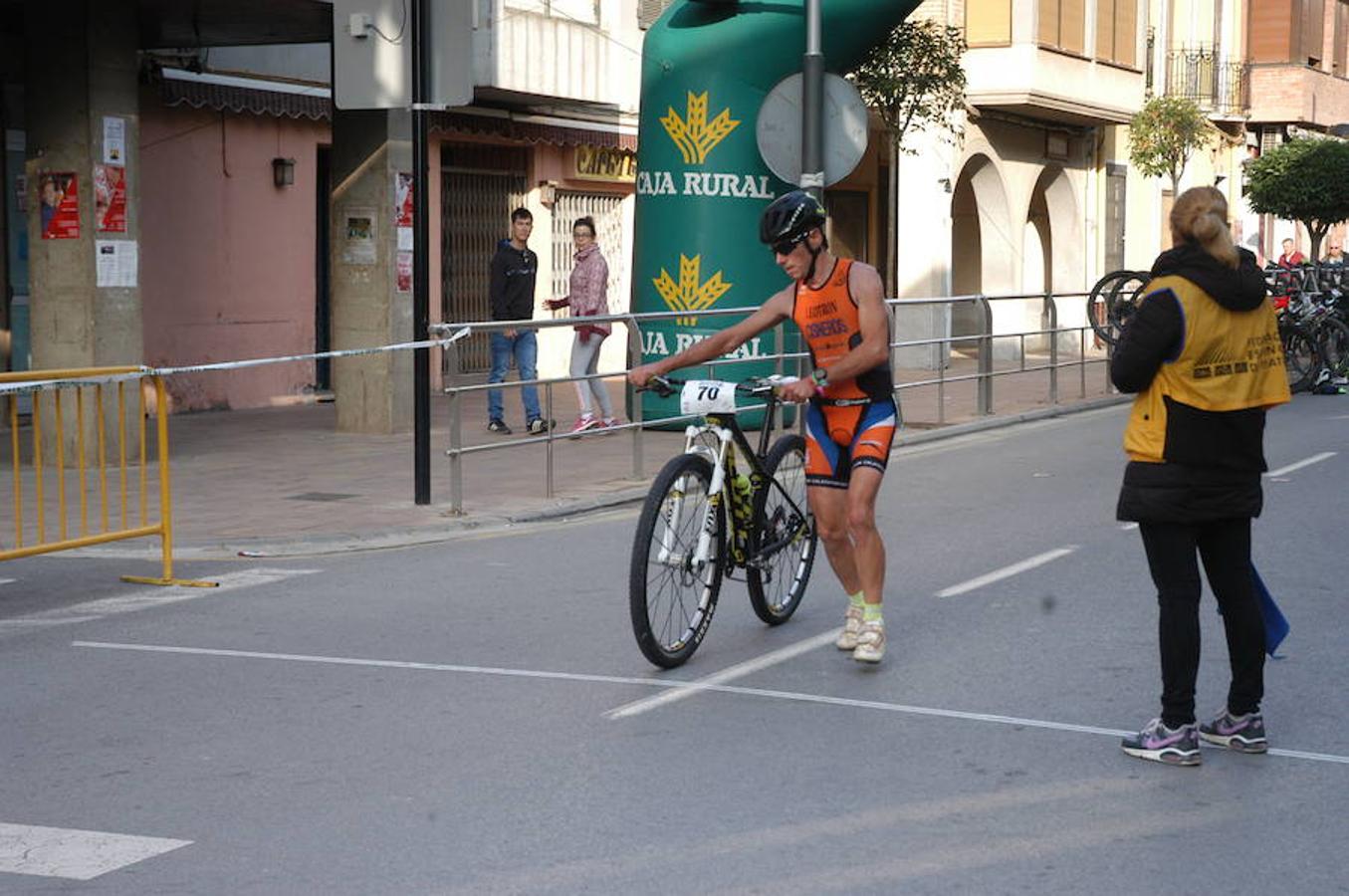 Imágenes del V duatlón disputado en Rincón de Soto el domingo.