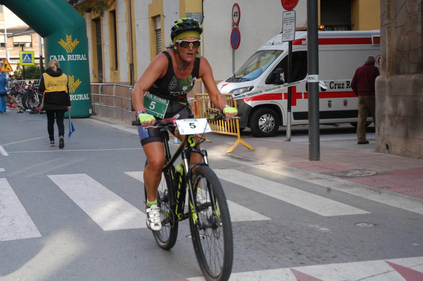 Imágenes del V duatlón disputado en Rincón de Soto el domingo.