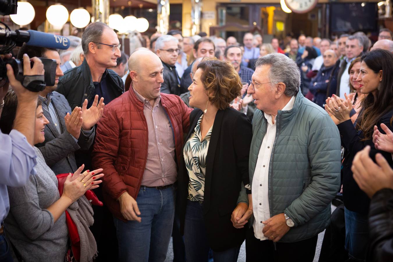 La socialista presenta su candidatura a encabezar la lista del PSOE a la Alcaldía de Logroño