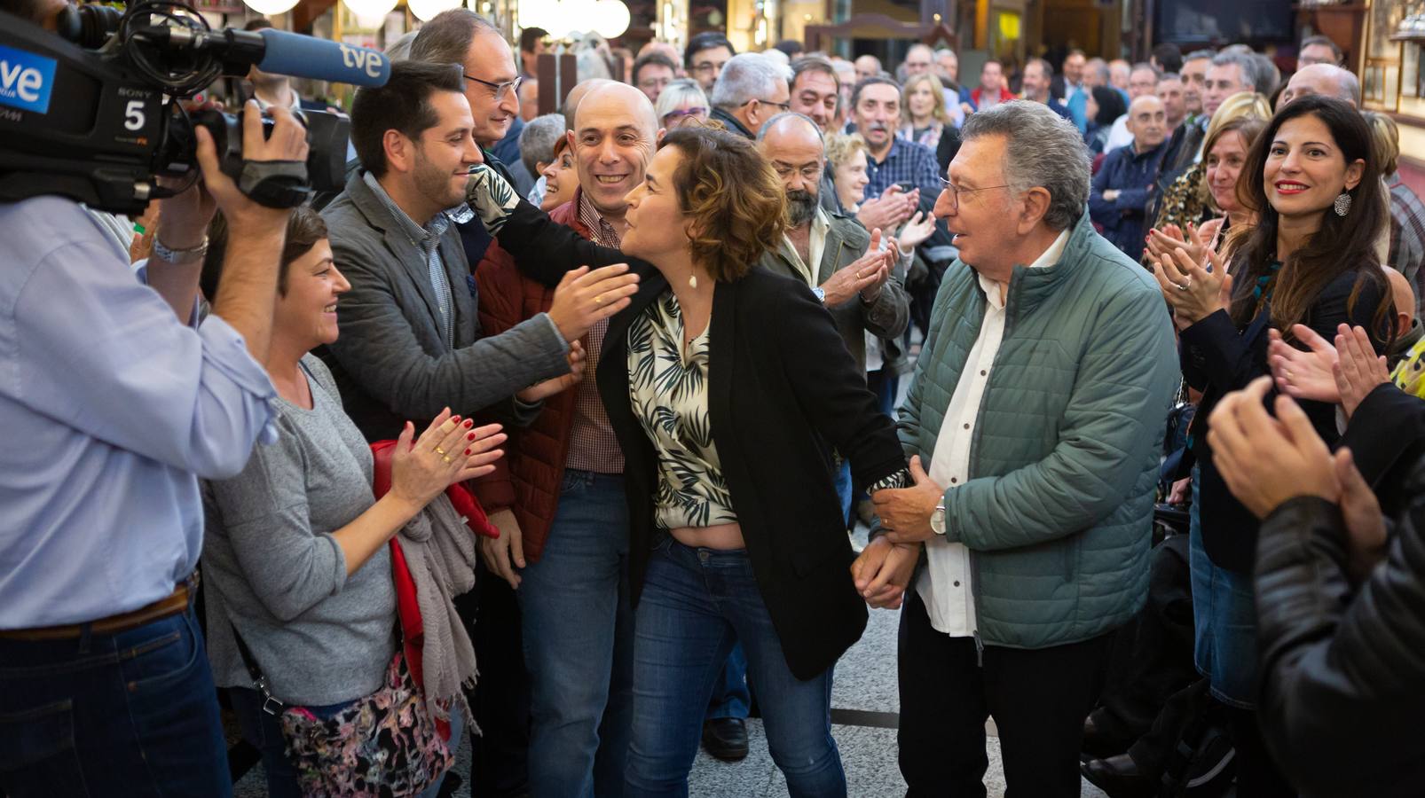 La socialista presenta su candidatura a encabezar la lista del PSOE a la Alcaldía de Logroño