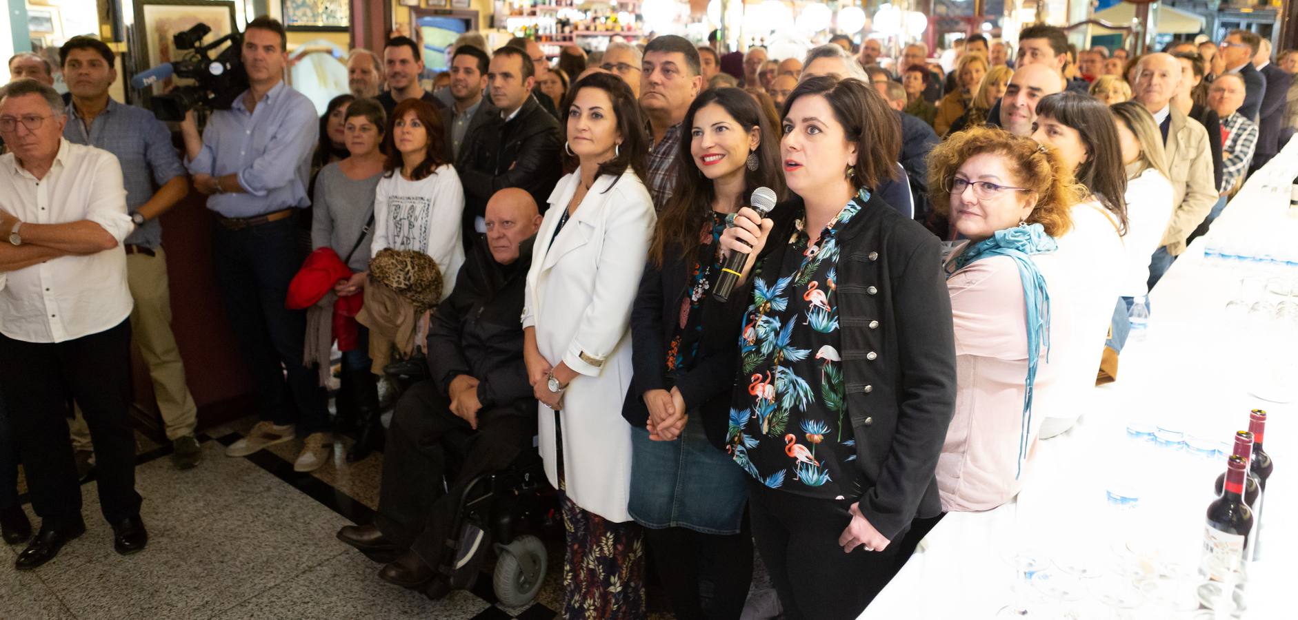 La socialista presenta su candidatura a encabezar la lista del PSOE a la Alcaldía de Logroño