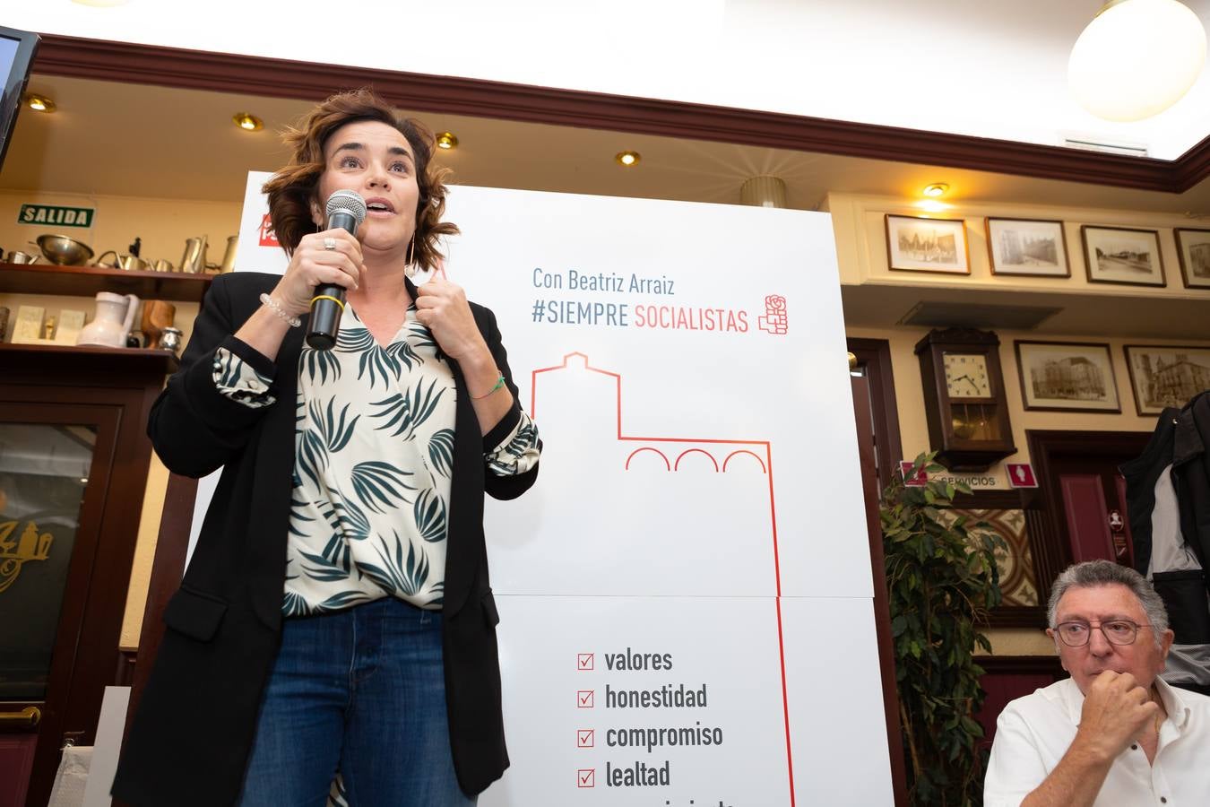 La socialista presenta su candidatura a encabezar la lista del PSOE a la Alcaldía de Logroño