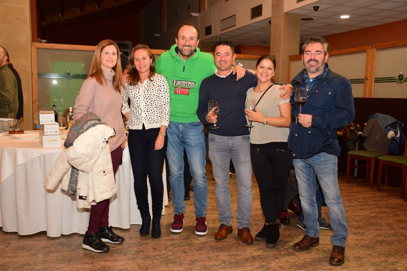 Tras la jornada de golf se pudo disfrutar de una cata d dos vinose de Bodegas Altanza