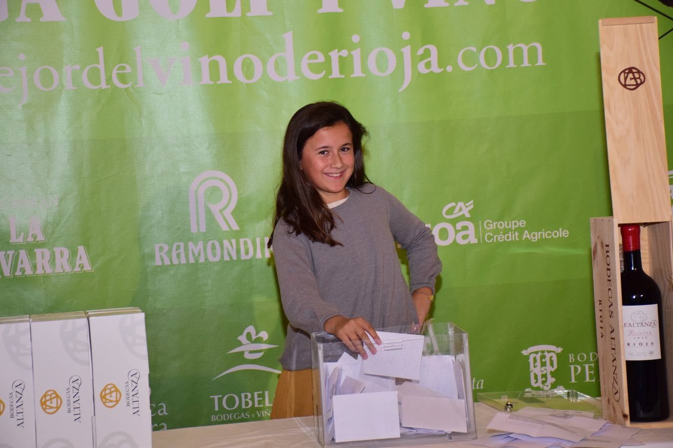 Entrega de premios a los ganadores del Torneo Bodegas Altanza, de la Liga de Golf y Vino de lomejordelvinoderioja.com.