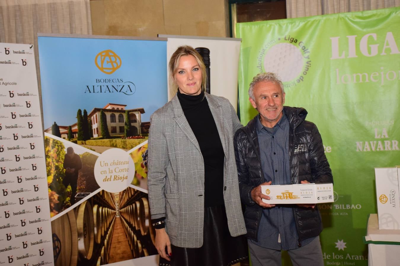 Entrega de premios a los ganadores del Torneo Bodegas Altanza, de la Liga de Golf y Vino de lomejordelvinoderioja.com.