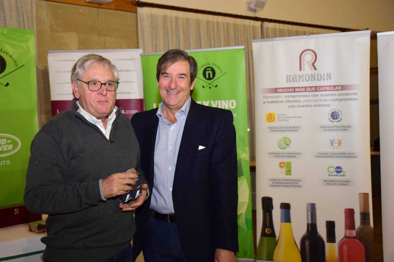 Entrega de premios a los ganadores del Torneo Bodegas Altanza, de la Liga de Golf y Vino de lomejordelvinoderioja.com.