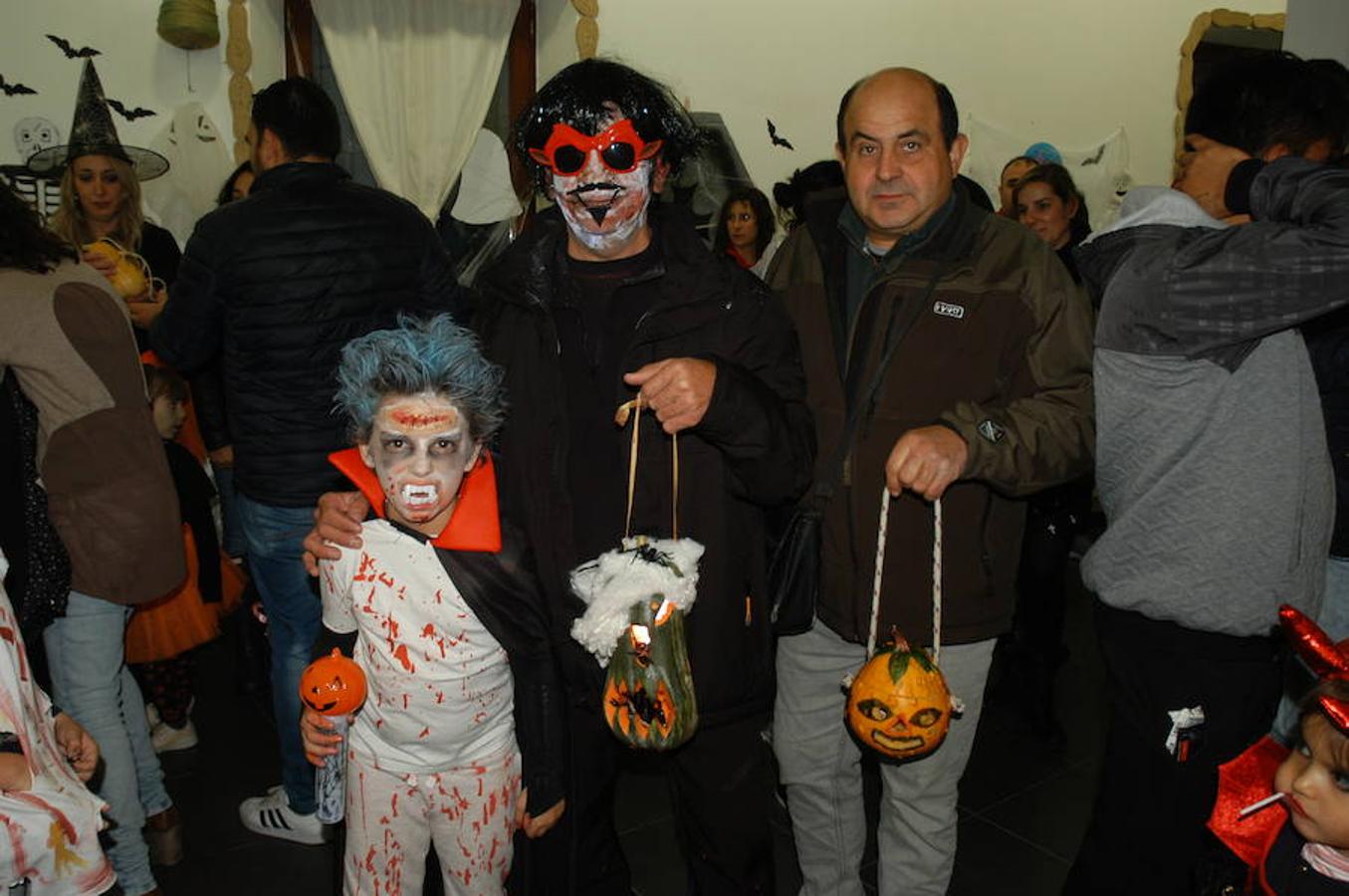 Día de las Calaveras en Cervera del Río Alhama donde ha habido pintacaras, chocolatada y concurso de calaveras hechas con calabazas. Debido a la lluvia se tuvo que celebrar en el hotel rural museo etnográfico de la alpargata.