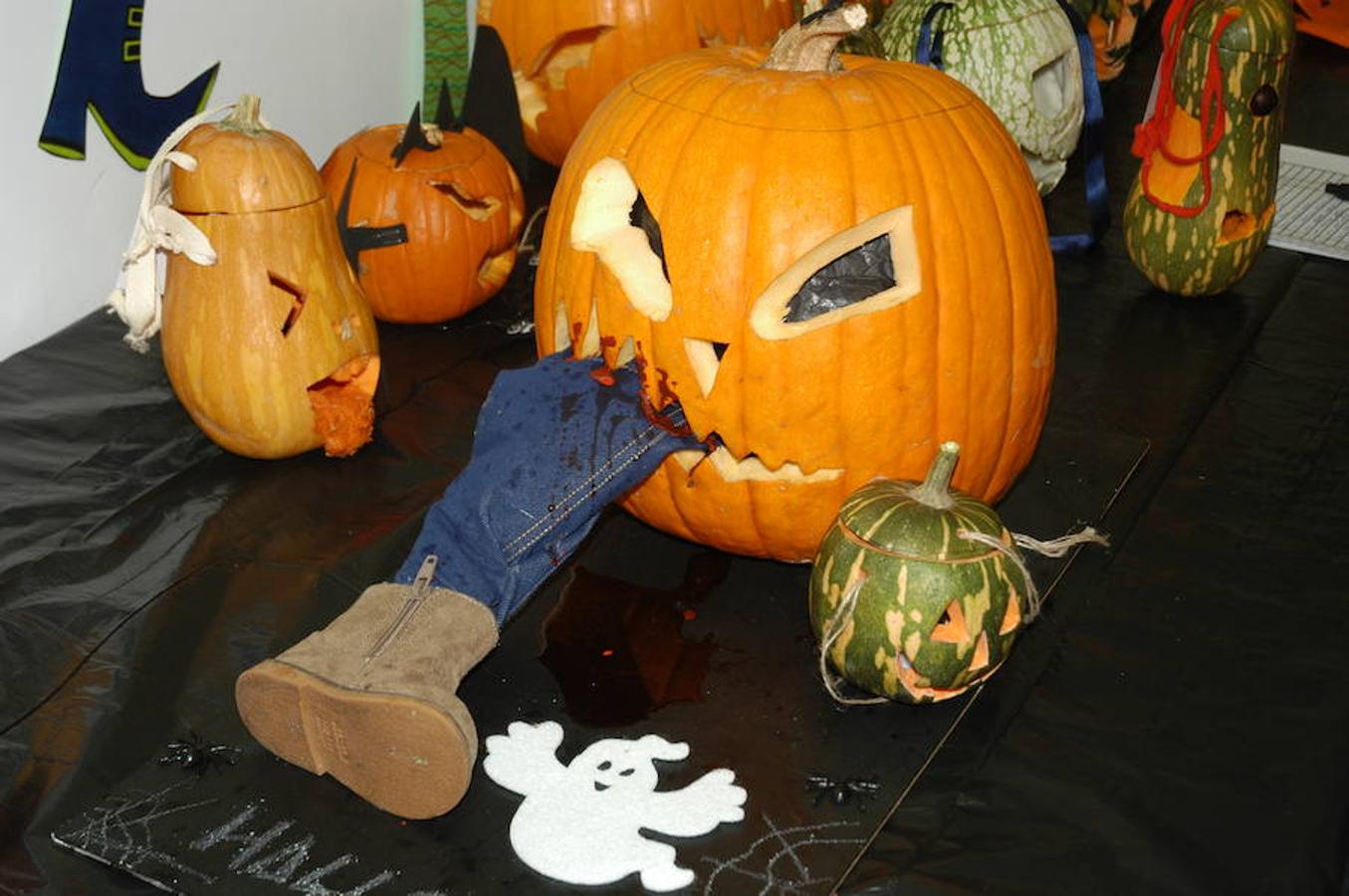 Día de las Calaveras en Cervera del Río Alhama donde ha habido pintacaras, chocolatada y concurso de calaveras hechas con calabazas. Debido a la lluvia se tuvo que celebrar en el hotel rural museo etnográfico de la alpargata.