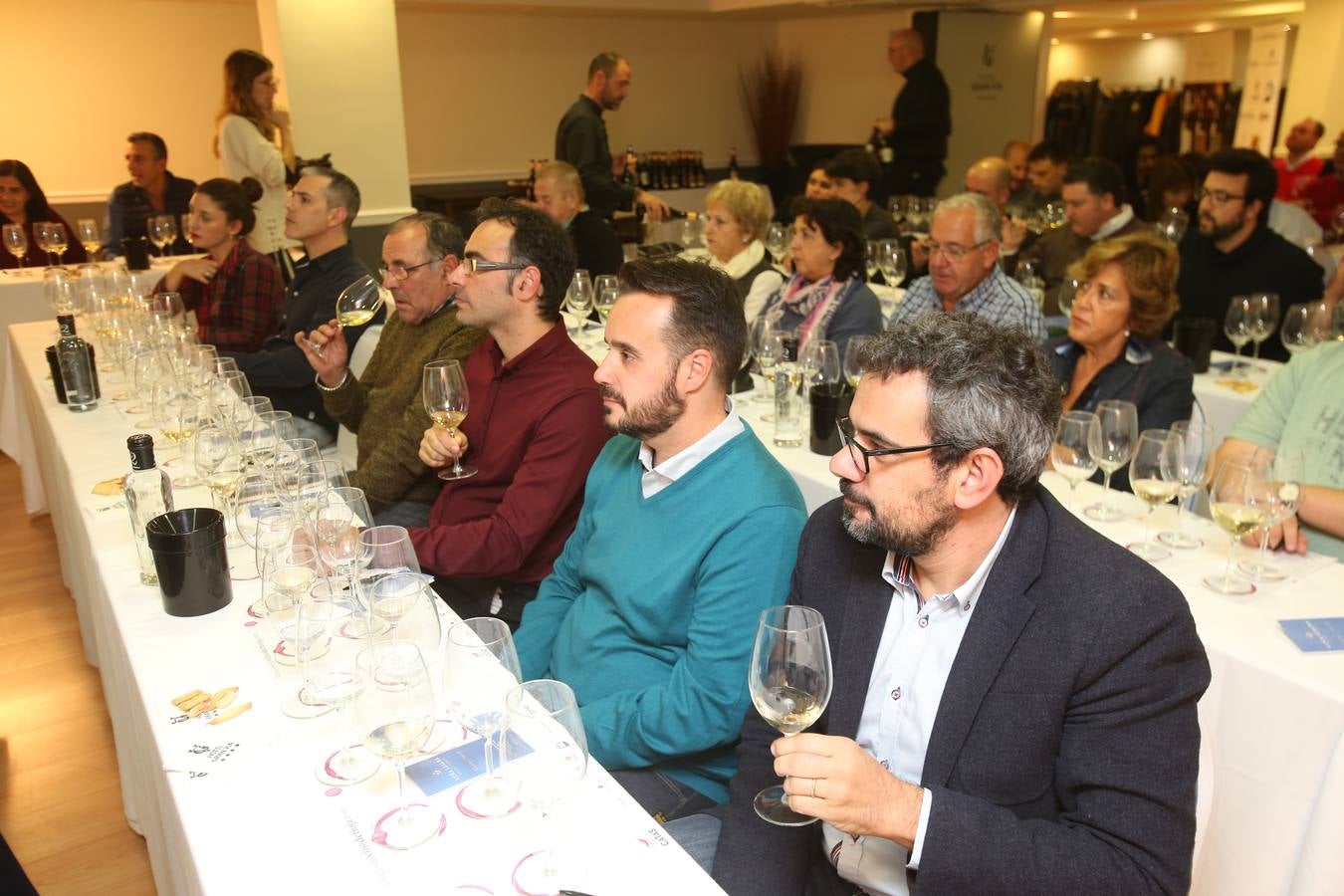 Viña Ijalba protagonizó el regreso tras la vendimia del Club de Catas de lomejordelvinorioja.com.