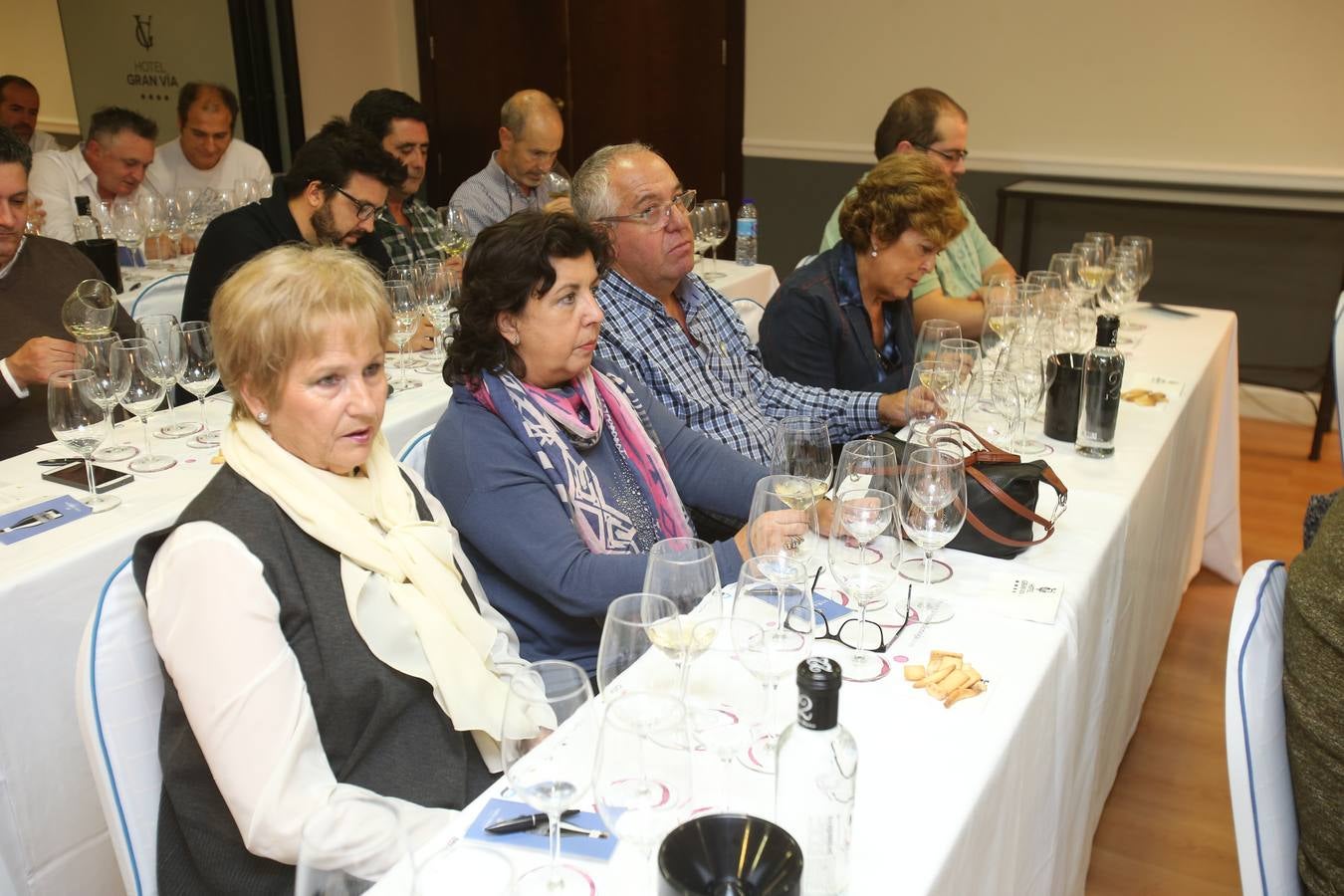 Viña Ijalba protagonizó el regreso tras la vendimia del Club de Catas de lomejordelvinorioja.com.